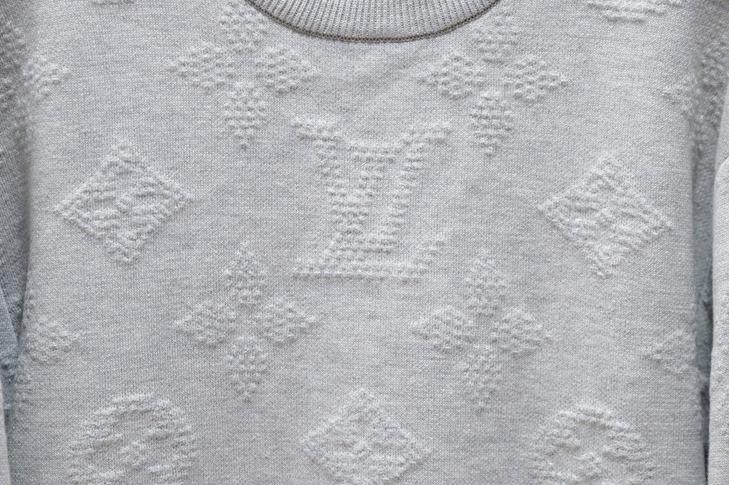 Pullover knitted sweater
