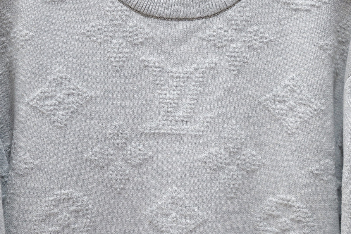 Pullover knitted sweater