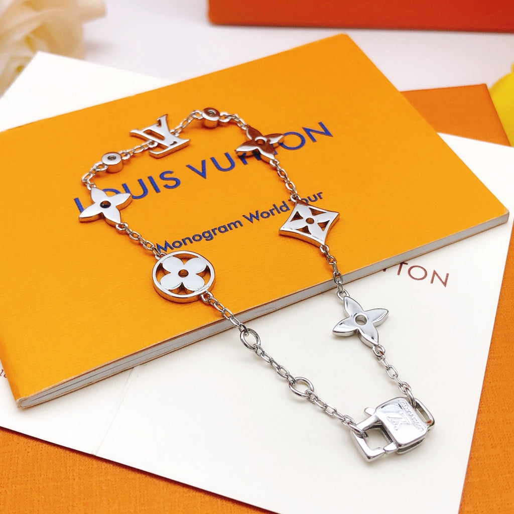 Silver smooth bracelet