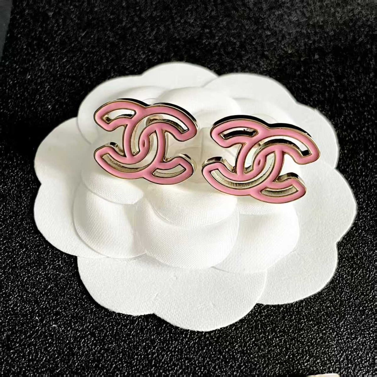 New hollowed out earrings