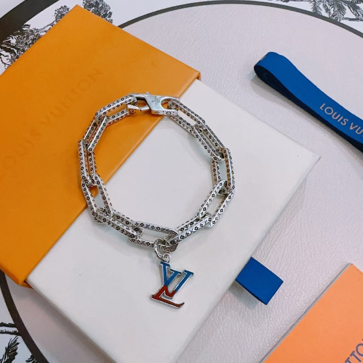 New retro bracelet