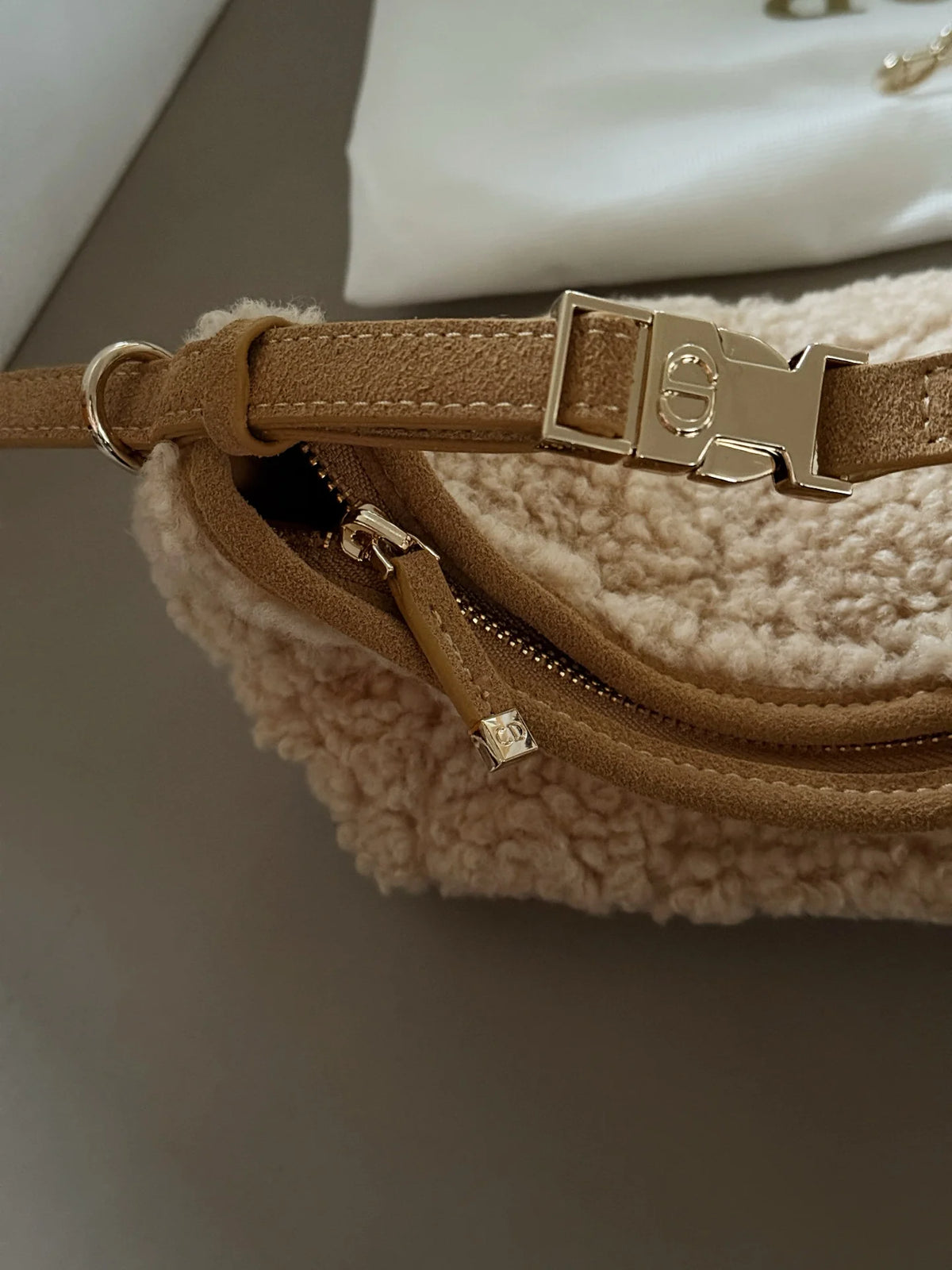 Plush lamb wool lunch box bag
