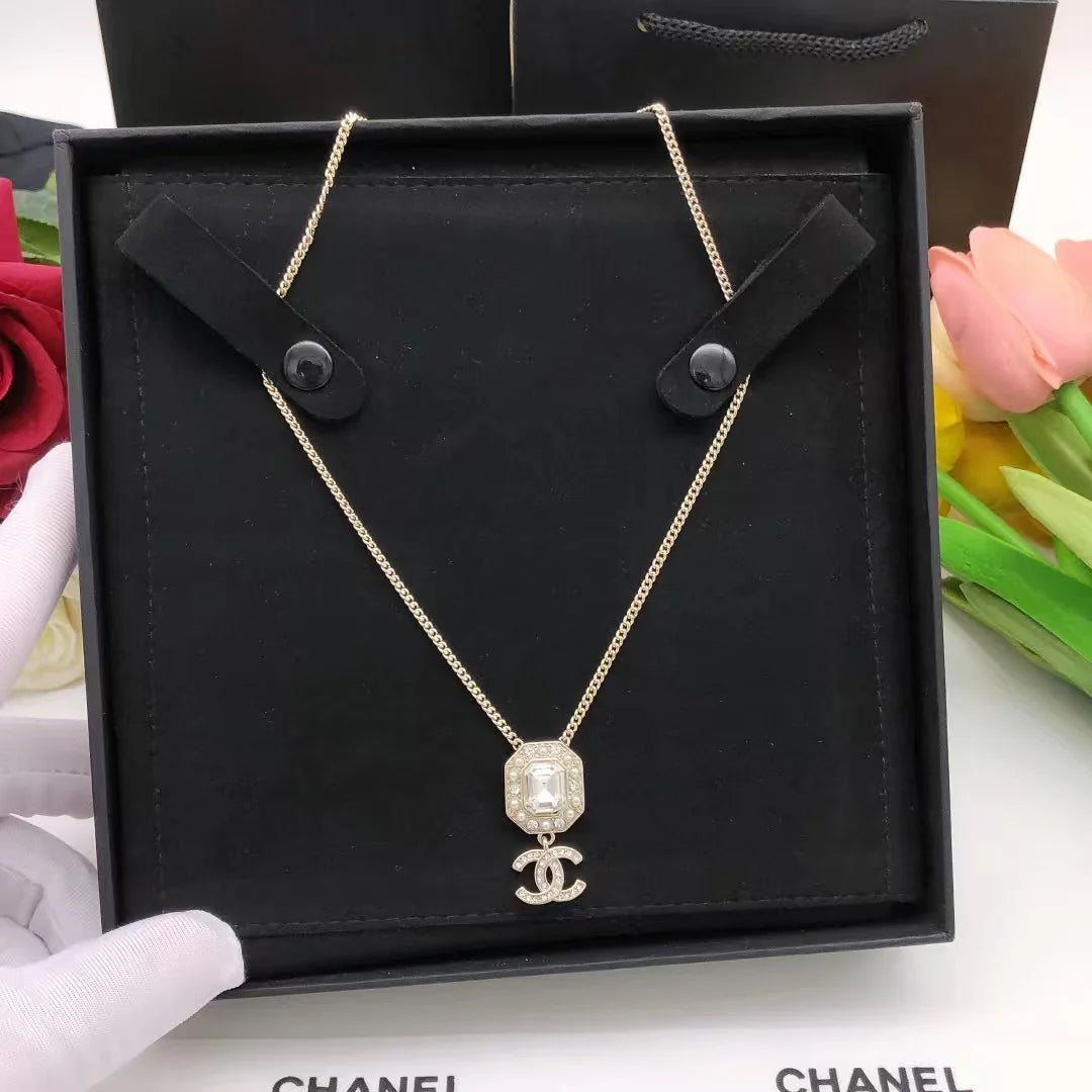 New block necklace