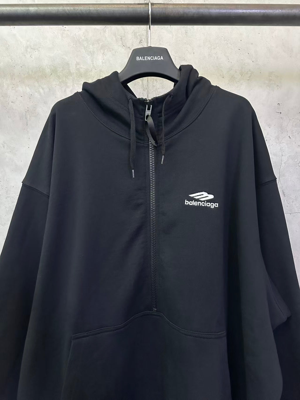 Embroidered hooded sweatshirt