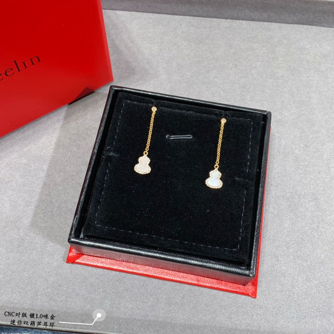 Mini gourd earrings