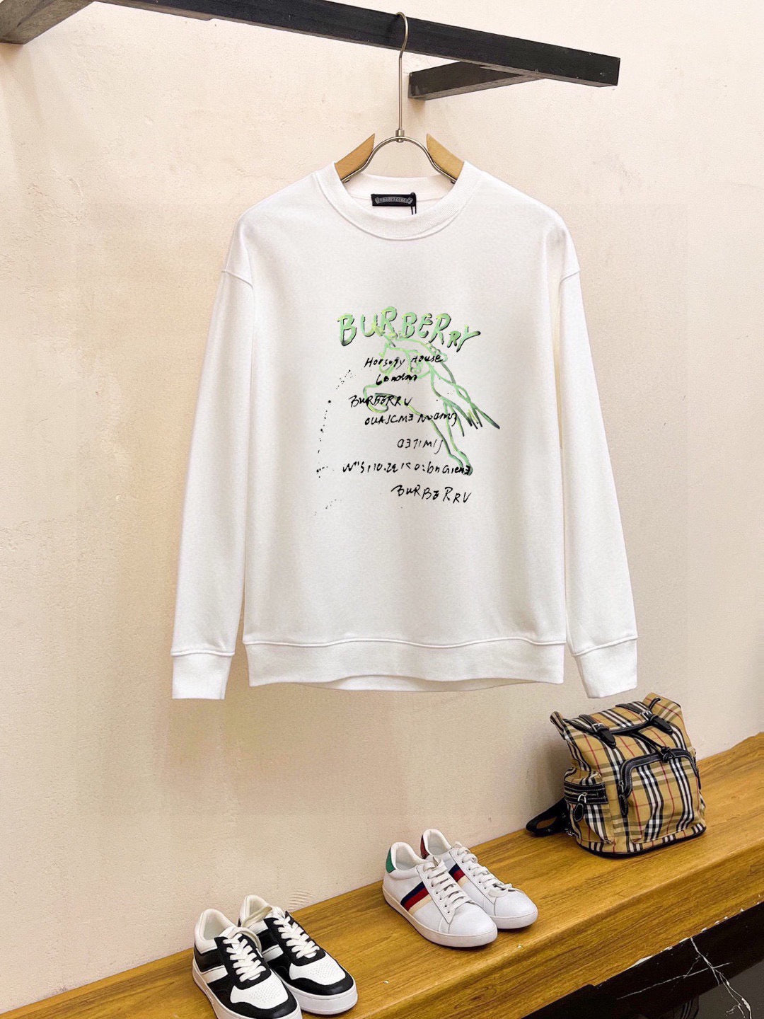 Early spring latest long sleeved round neck sweatshirt 3