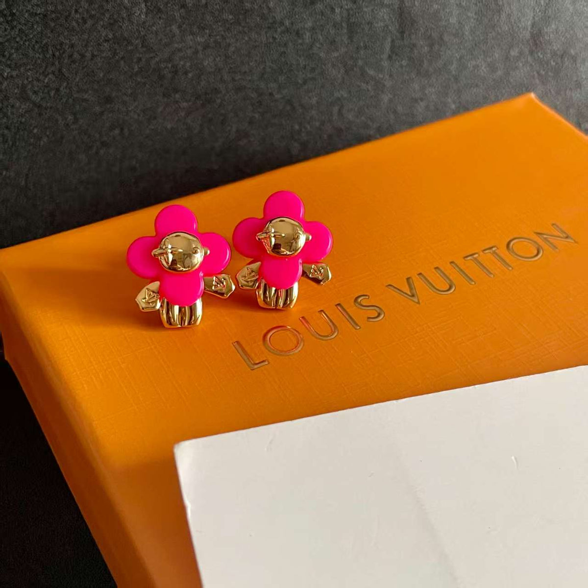 New ear studs classic