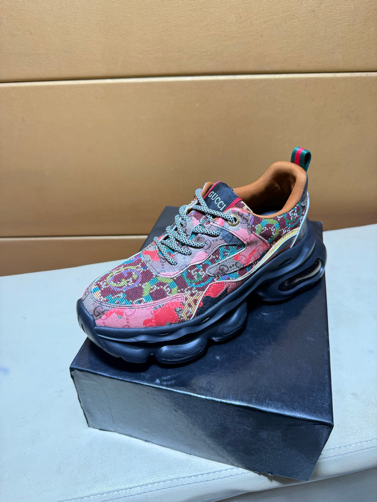 Unique modern style sports shoes
