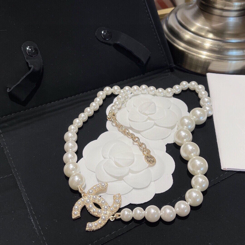 Pearl short necklace collarbone chain
