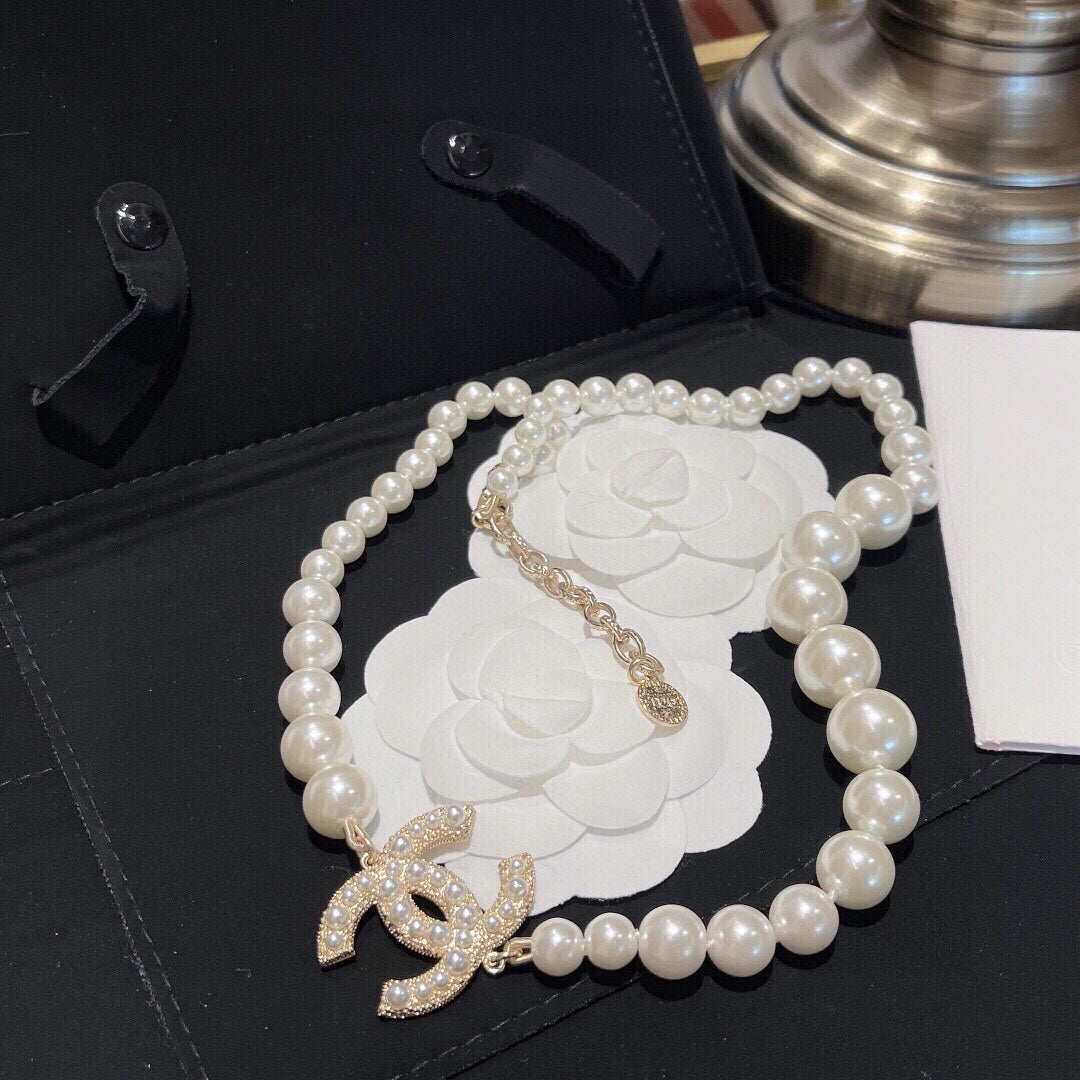 Pearl short necklace collarbone chain