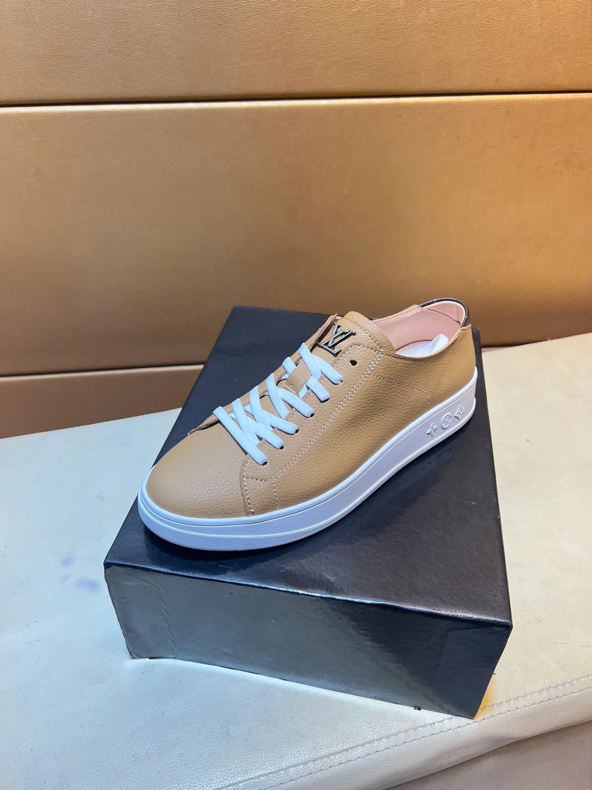 🏃 Casual shoes are a must-have for trendy men