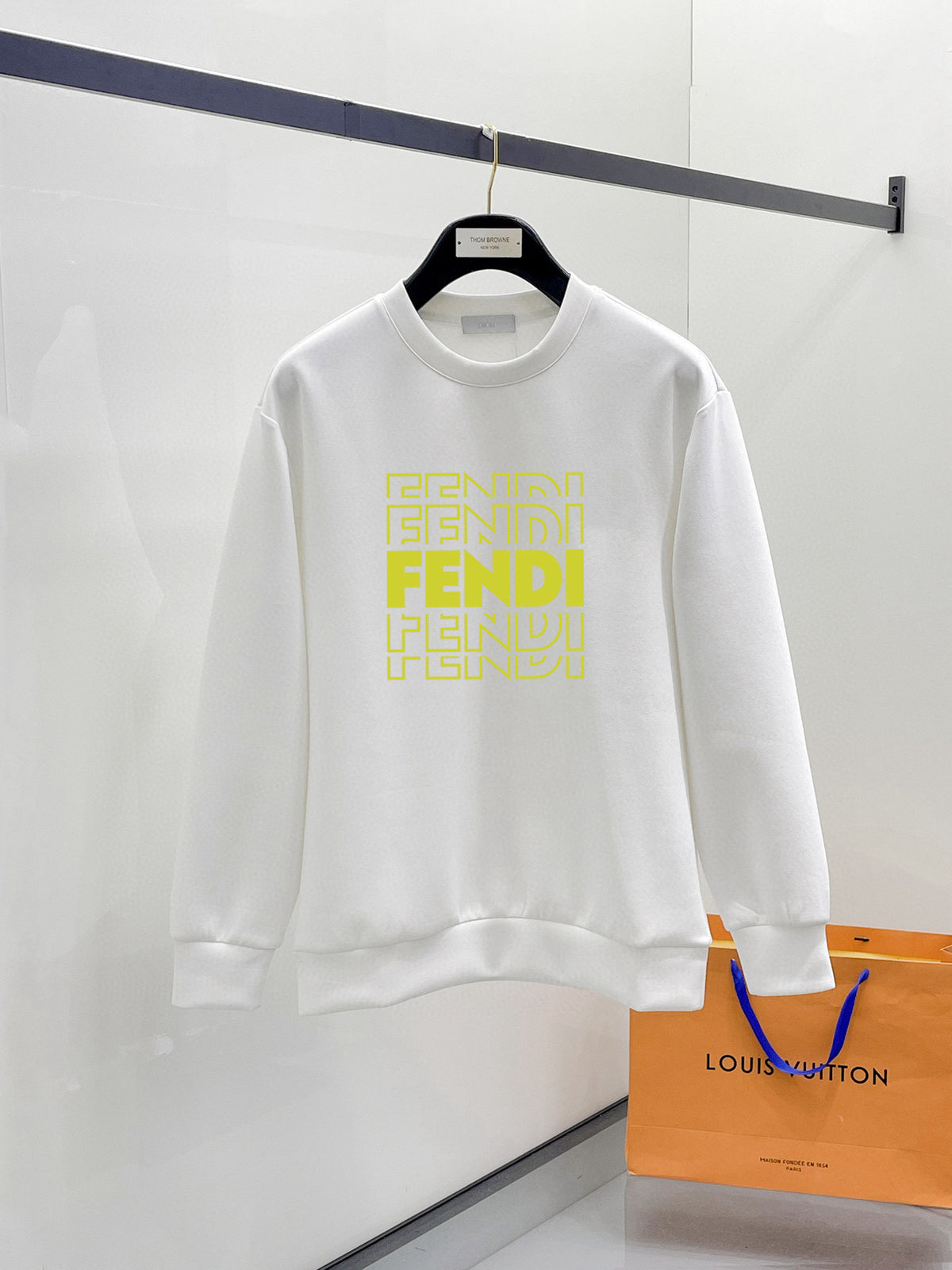 Latest long sleeved round neck sweatshirt 13