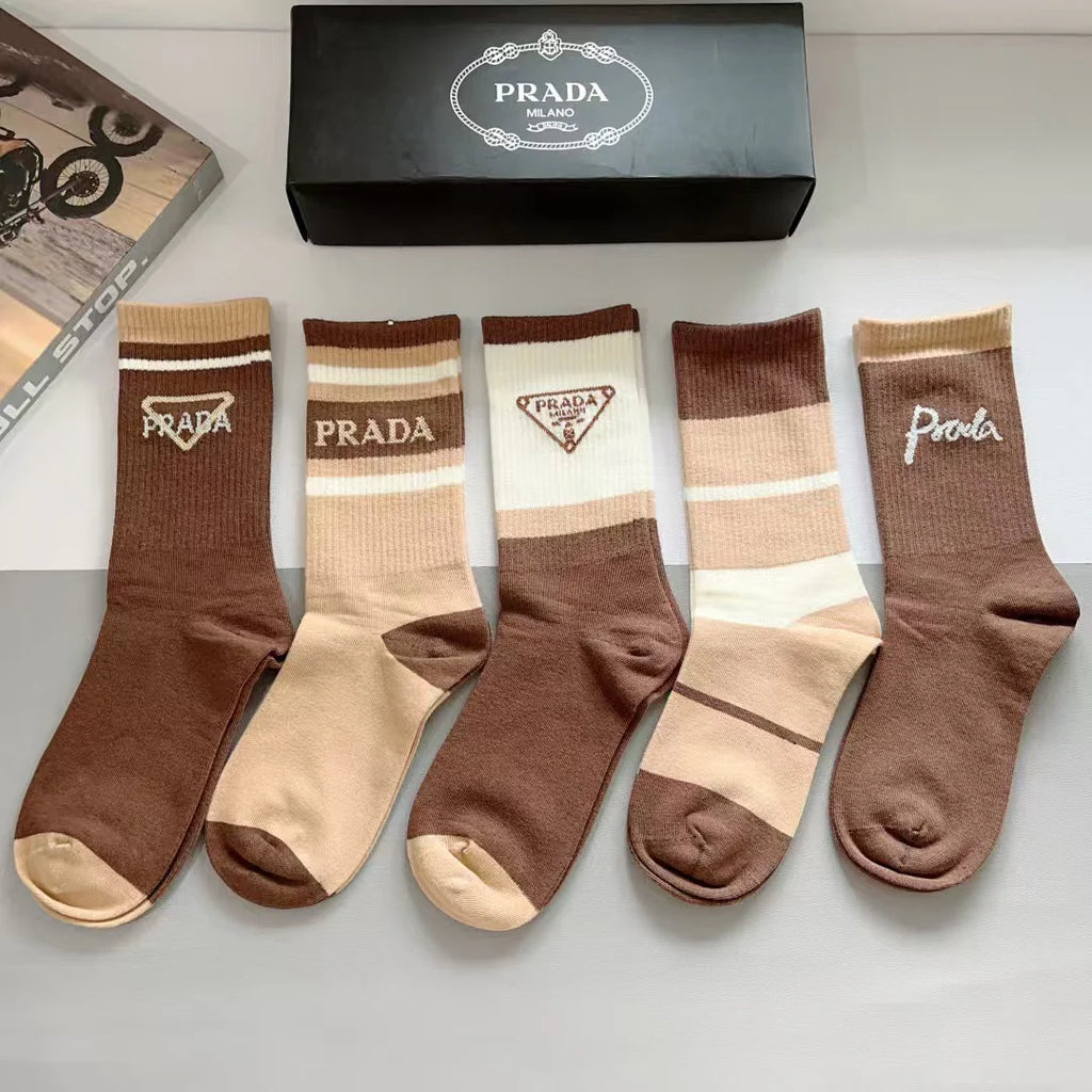 New triangular logo letter socks