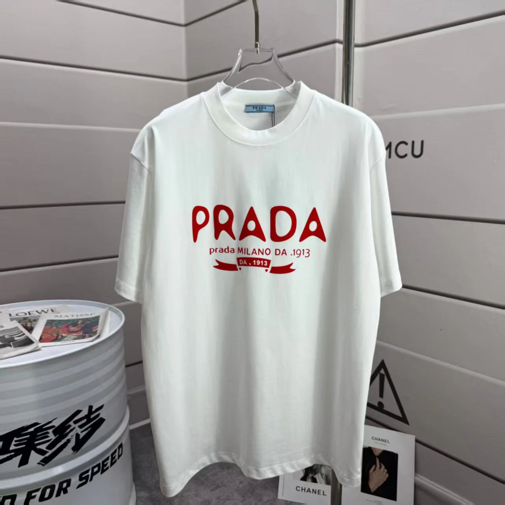 Letter flocking short sleeved T-shirt