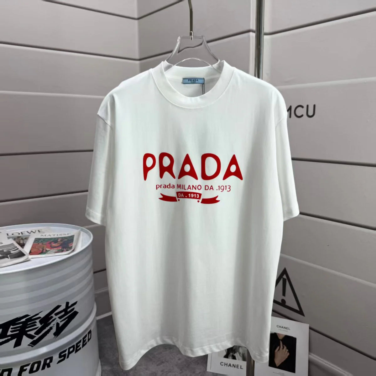 Letter flocking short sleeved T-shirt
