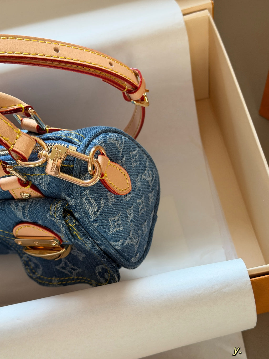 Blue denim pocket pillow bag