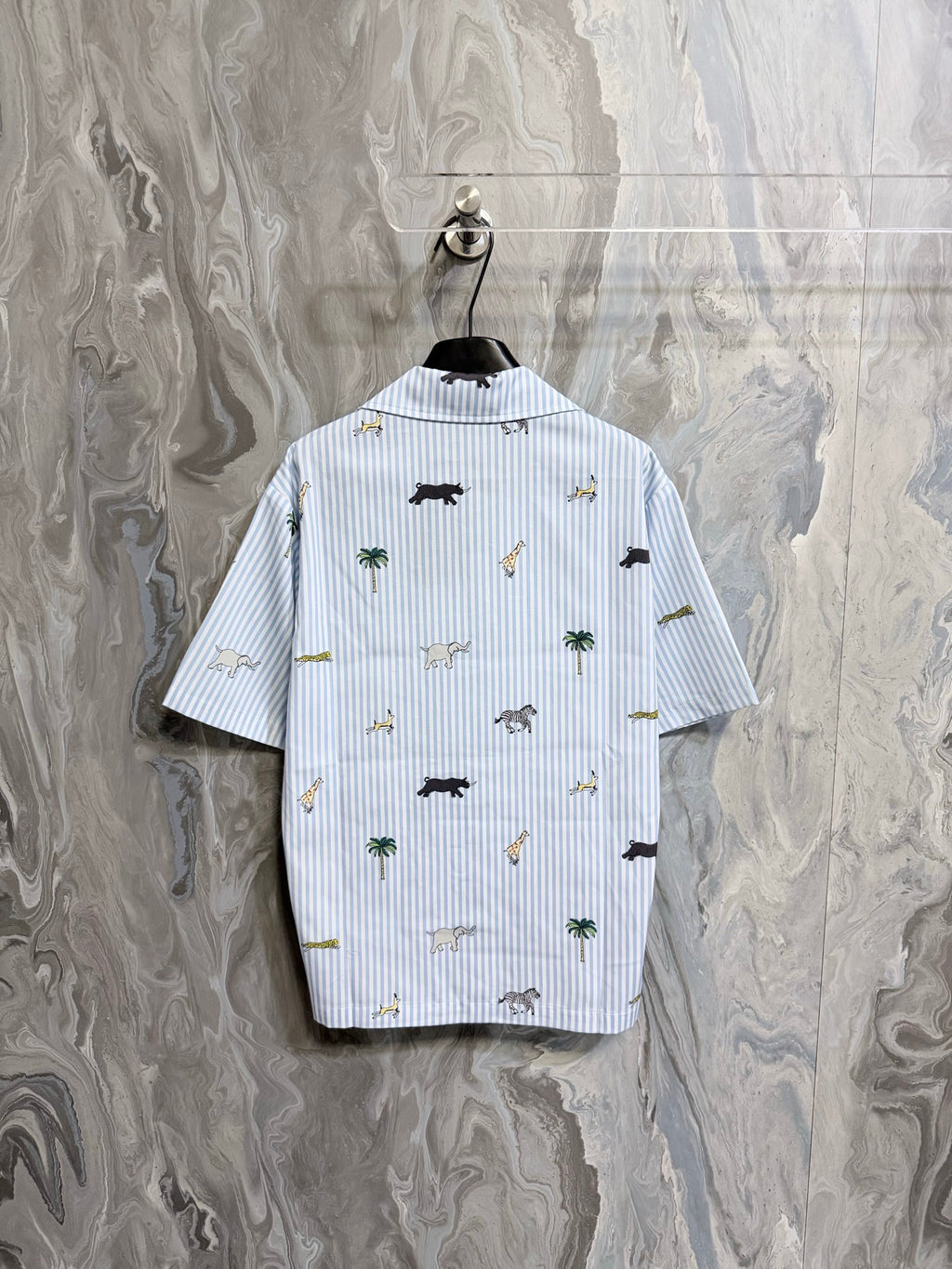 New striped short sleeved shirt decoration