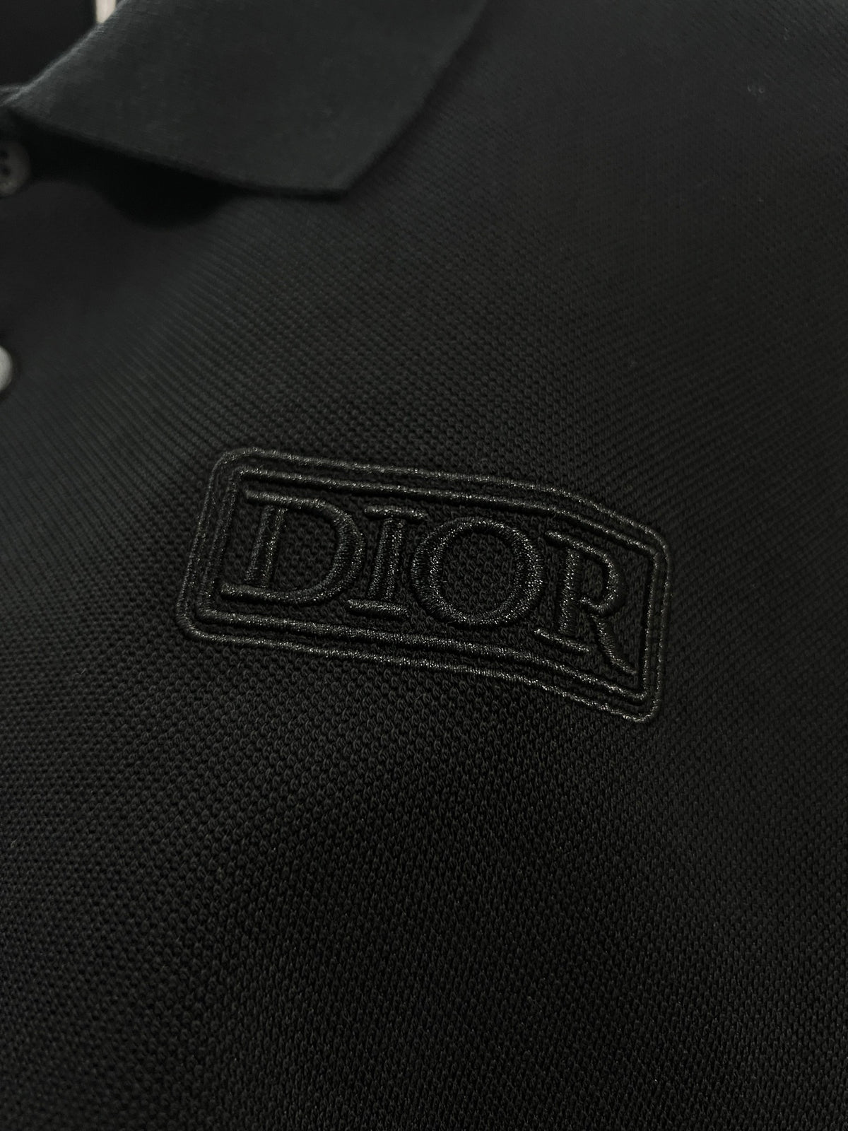 Solid color chest embroidered small letter polo shirt
