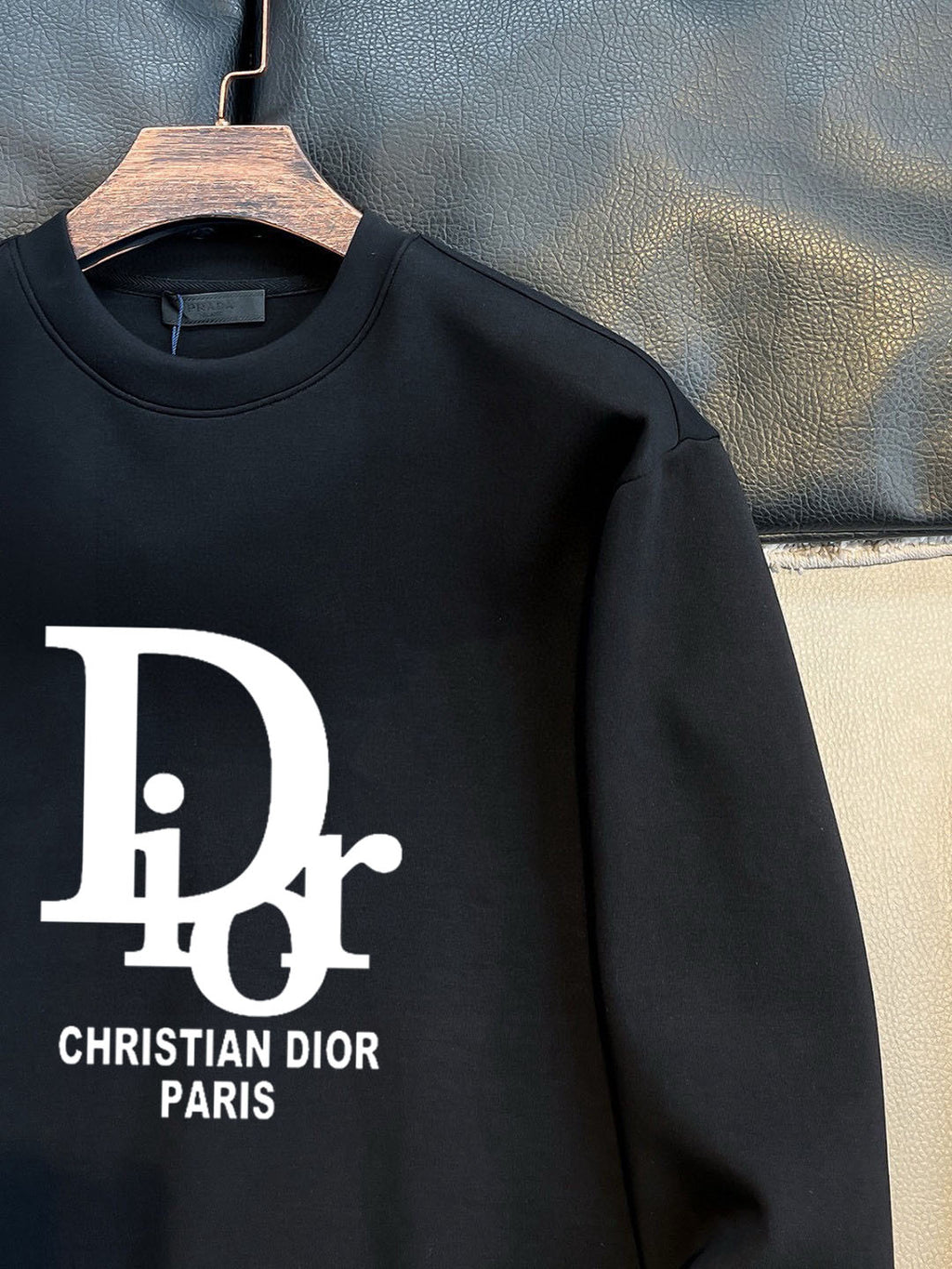 New long sleeved round neck sweatshirt 10