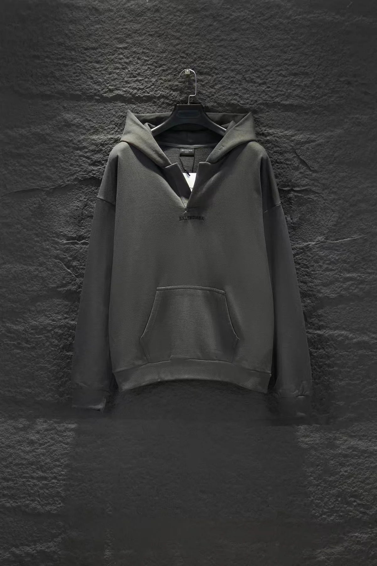 New open chest embroidered hooded sweatshirt