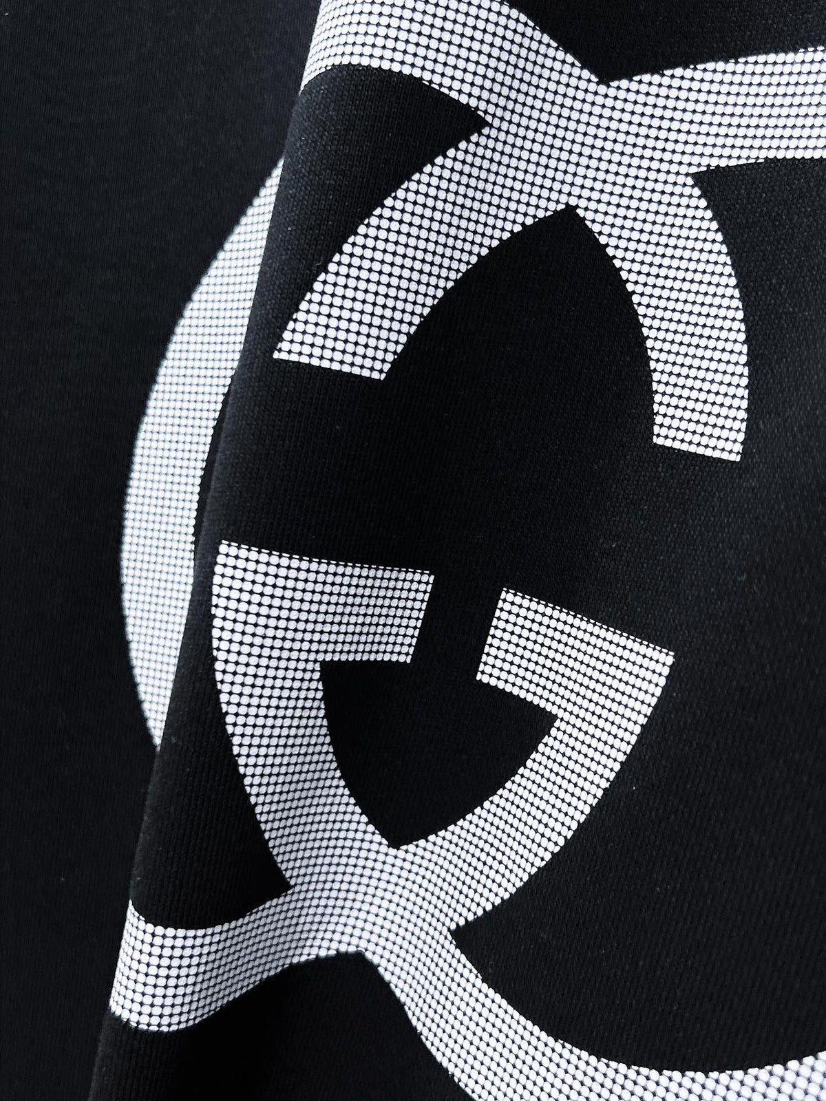 New long sleeved round neck sweatshirt
