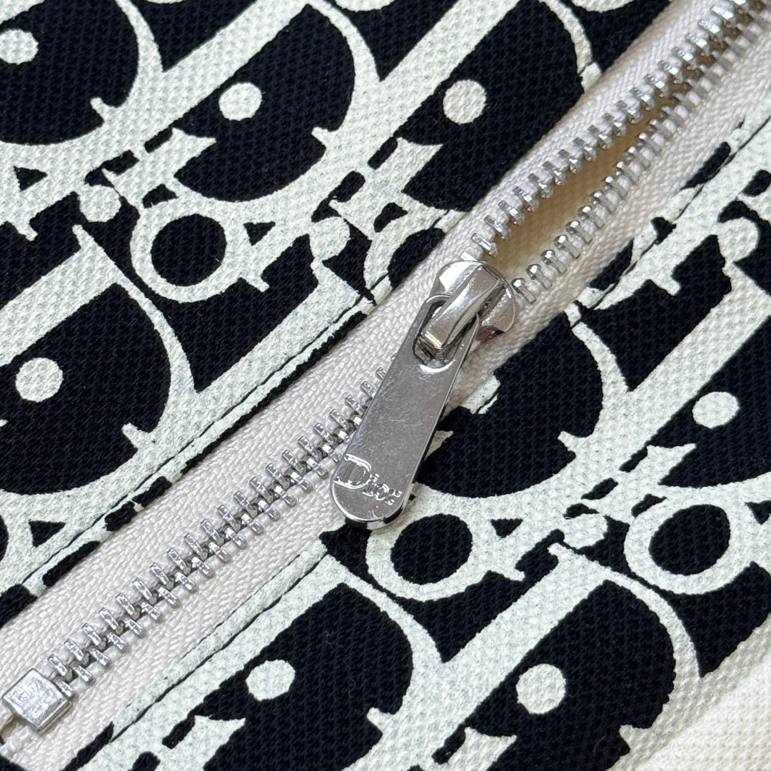 Latest double-sided letter jacquard splicing casual shorts