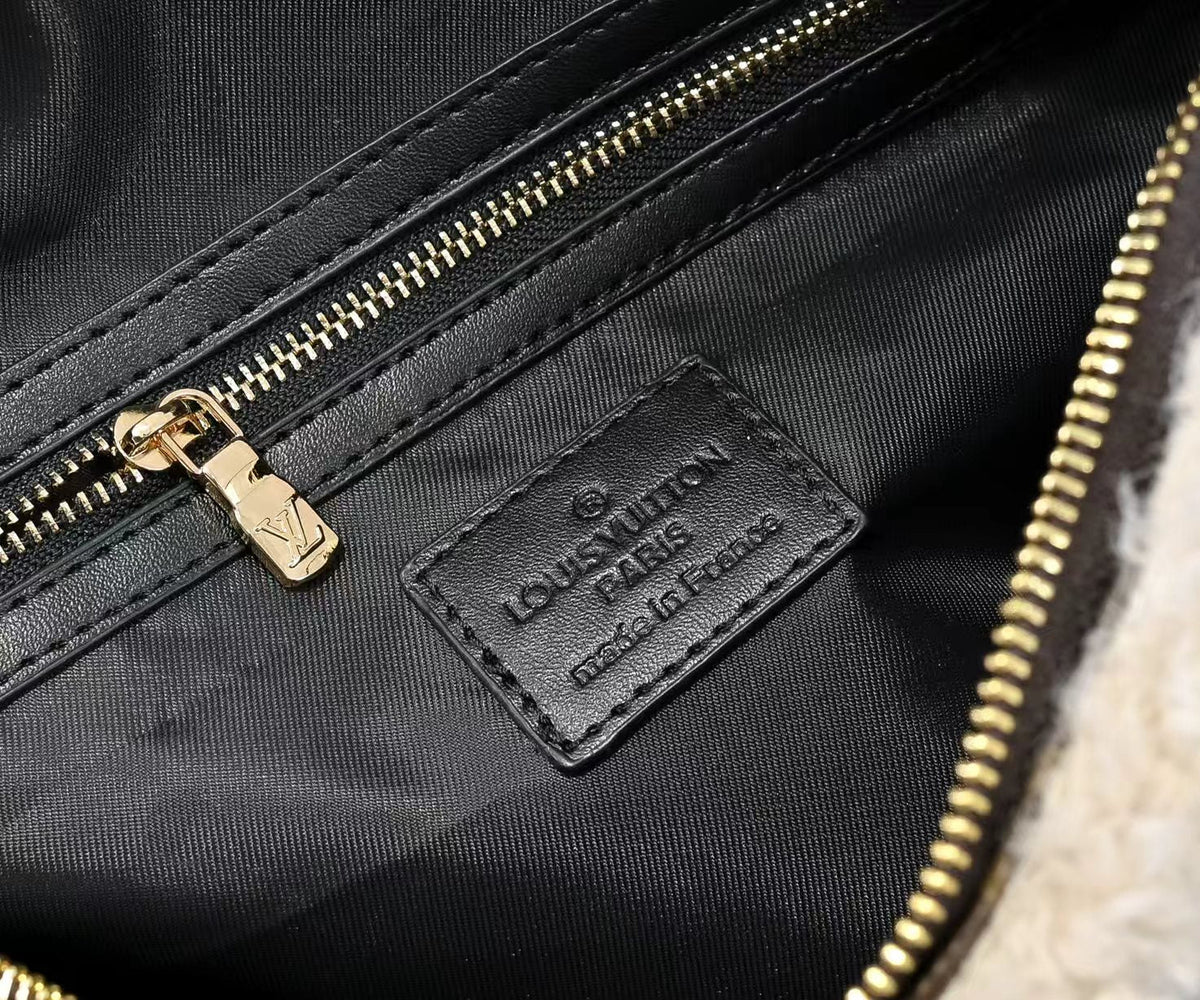 Canvas paired with comfortable wool leather handbag