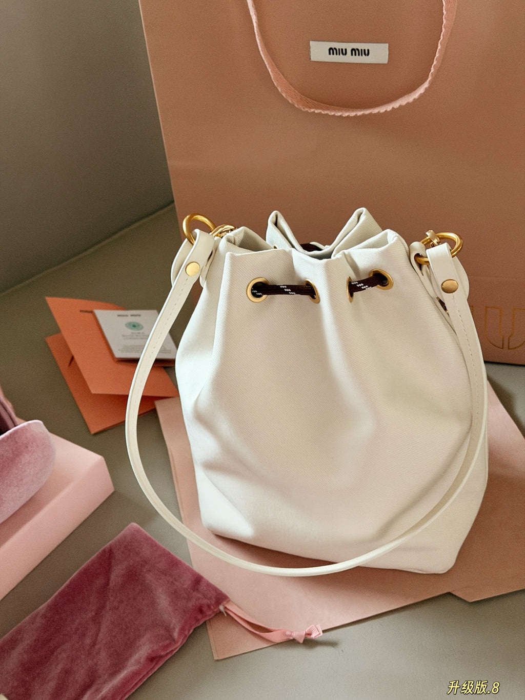 Canvas drawstring bucket bag