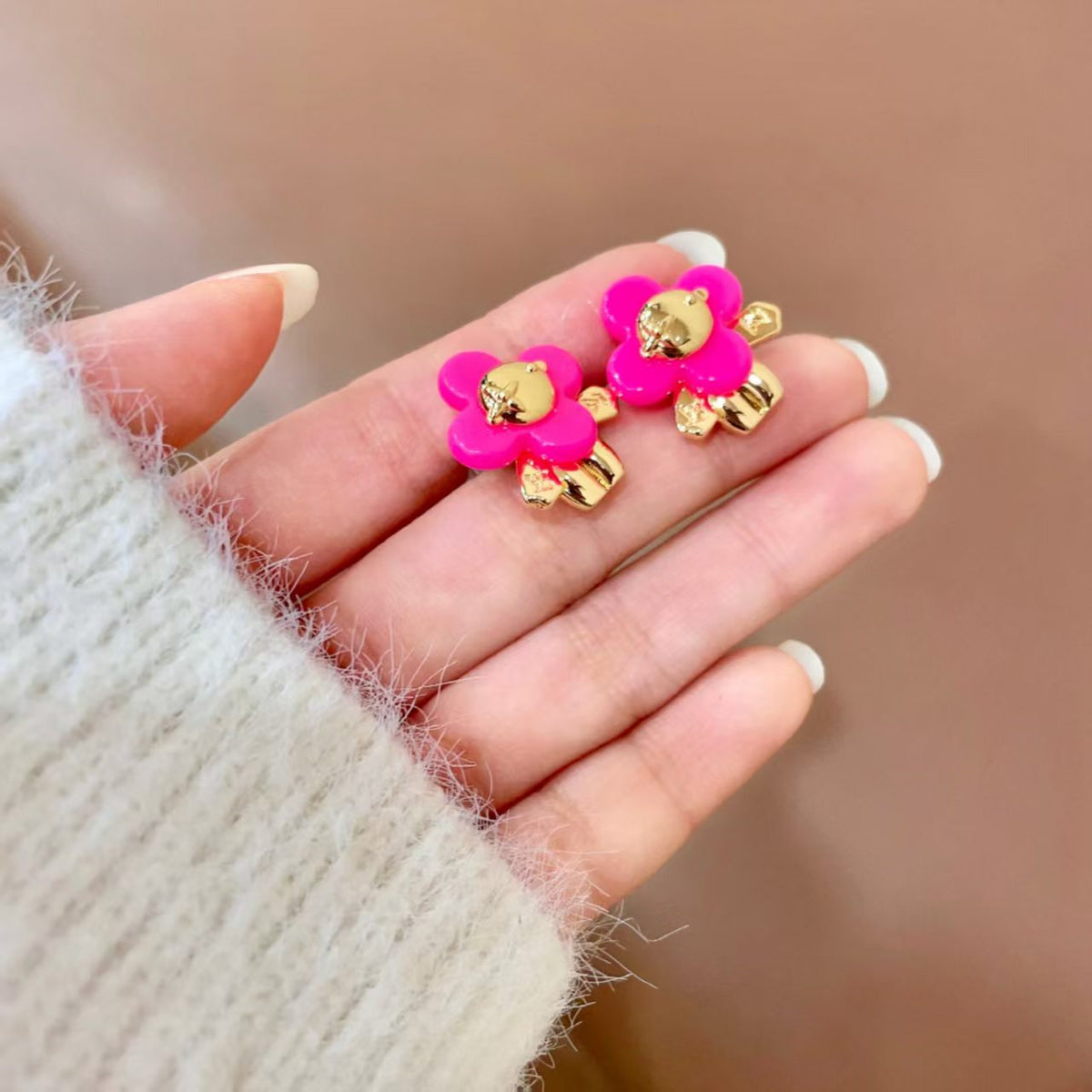 New ear studs classic