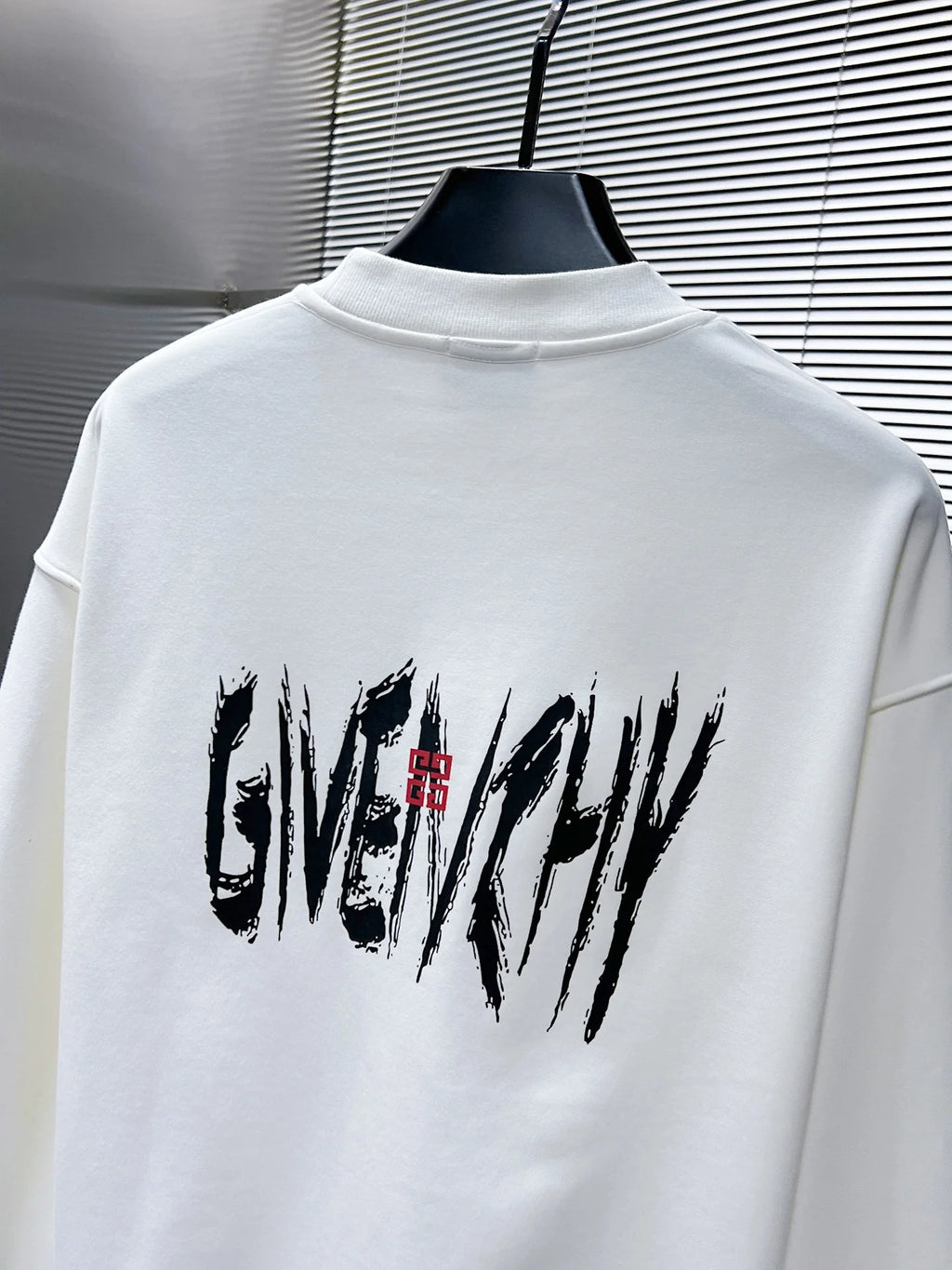 Early autumn new long sleeved round neck sweatshirt