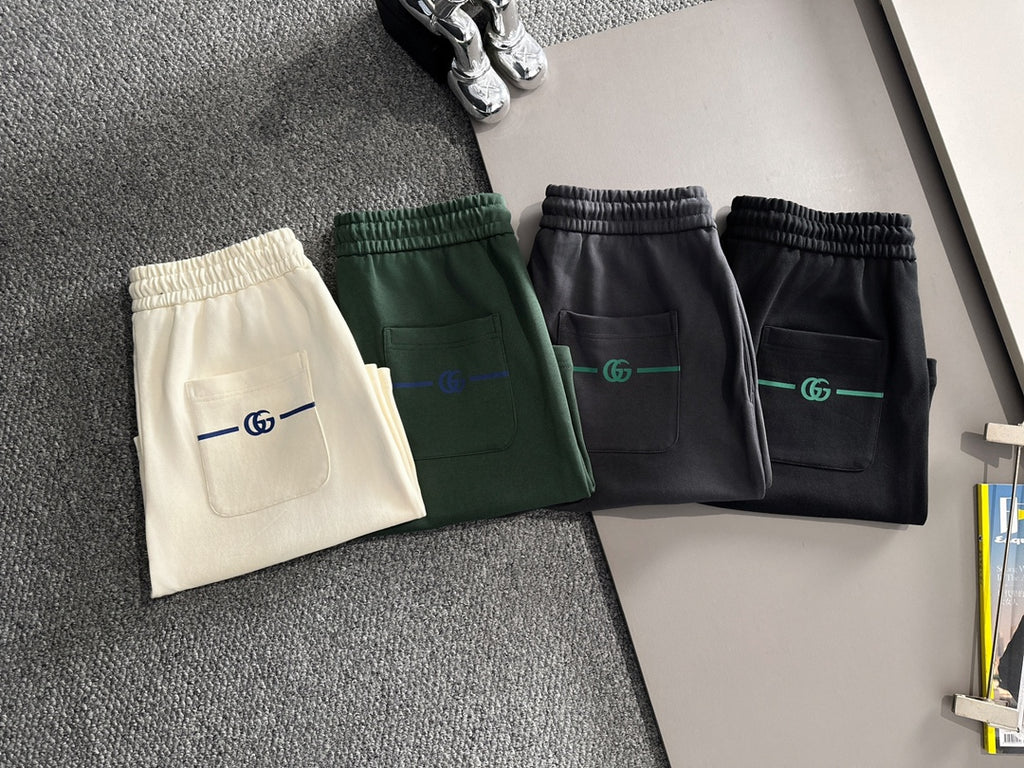 Front grain embroidered logo casual shorts