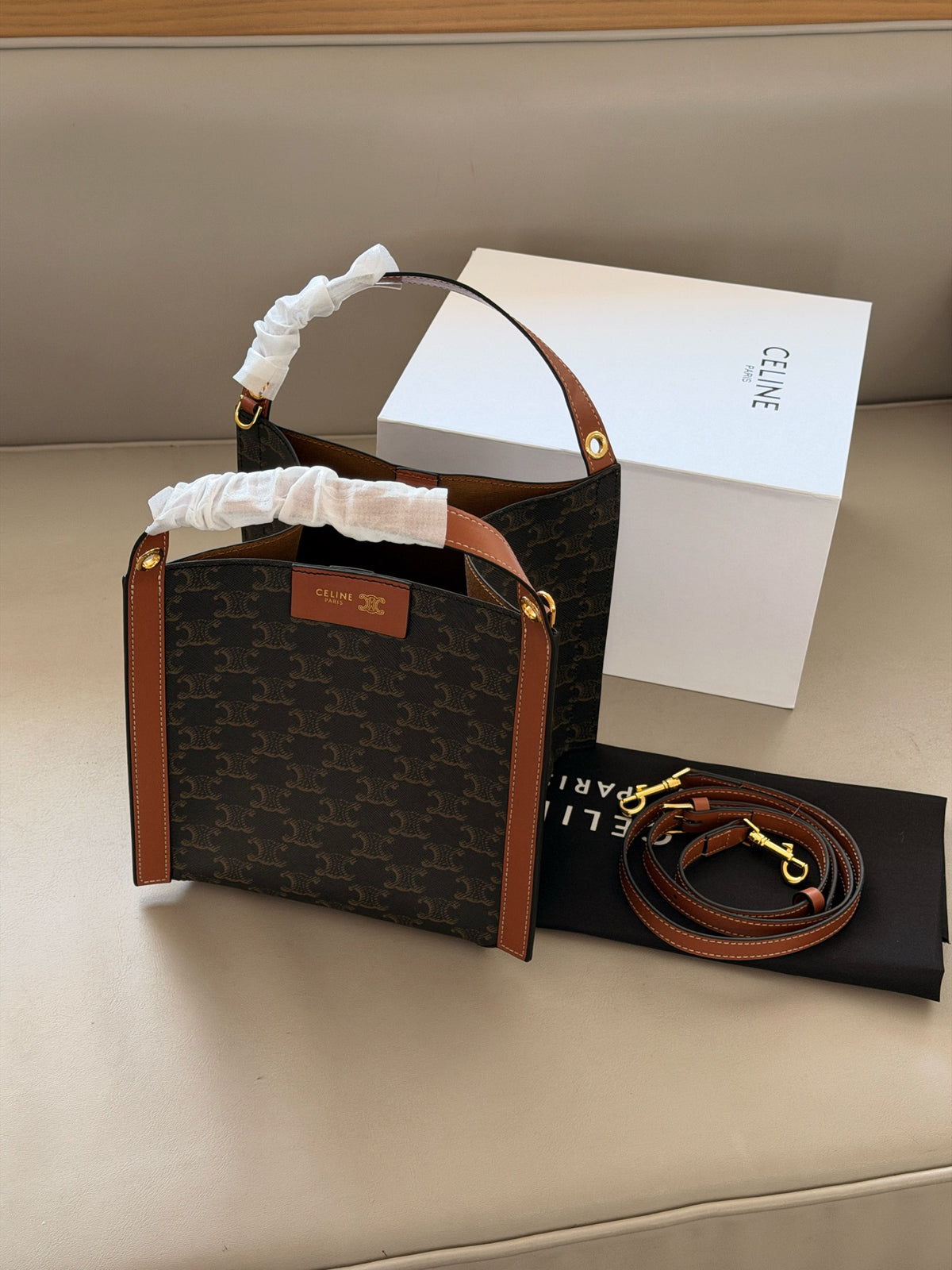 Small cube bucket bag tote bag