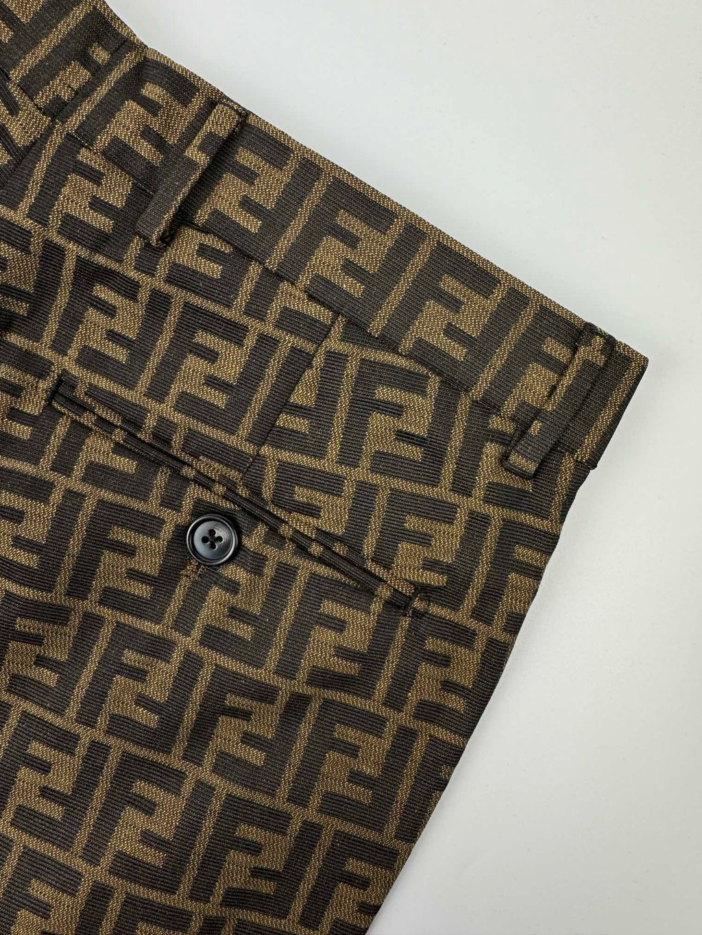 Presbyopia printed shorts