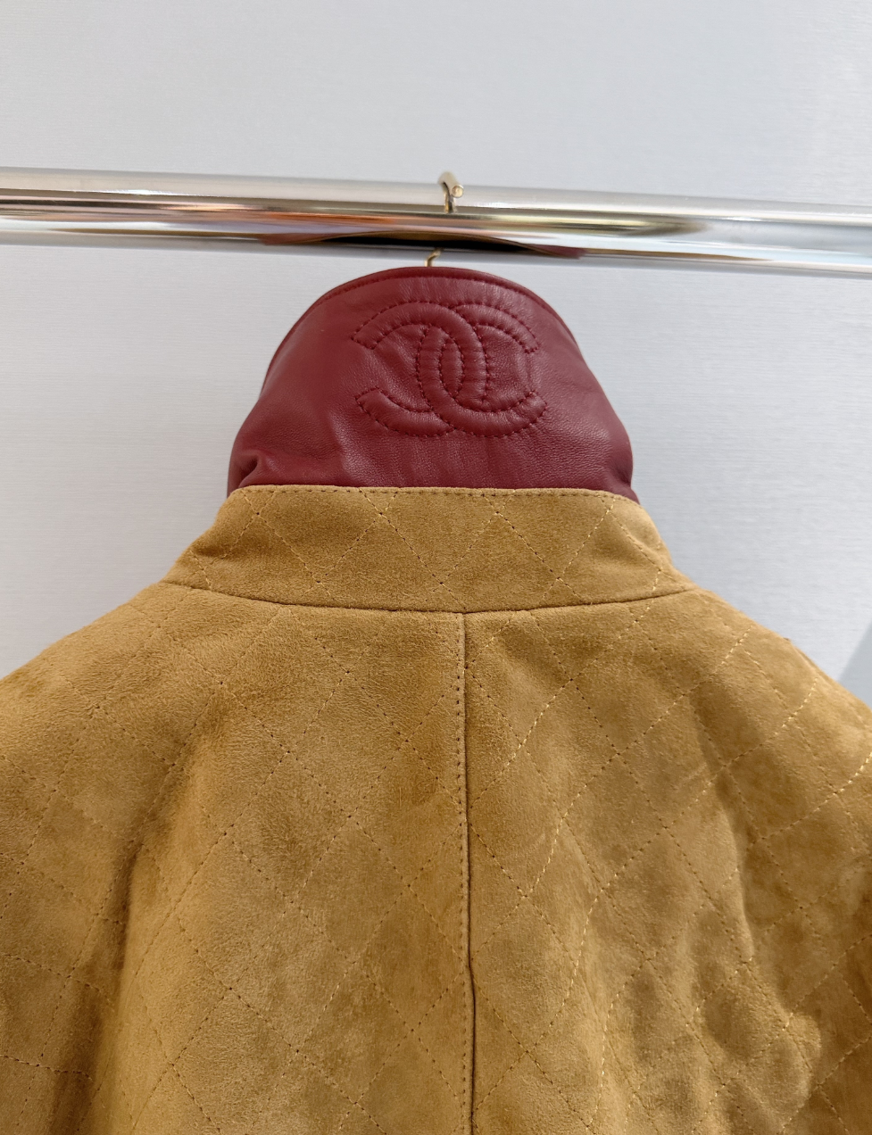 Khaki Suede Cropped Jacket with Lapel | Diamond-Quilted Zip-Up Jacket