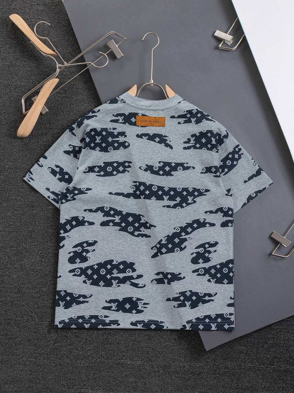 Full body cutting 🔥 Burning Flowers Clouds ☁️ letter logo 🪡 Embroidered round neck short sleeved T-shirt