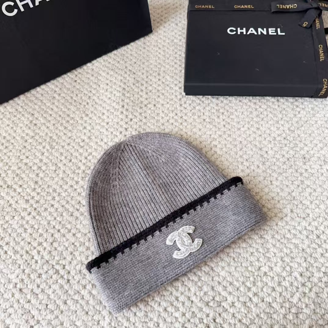 Explosive classic knitted hat
