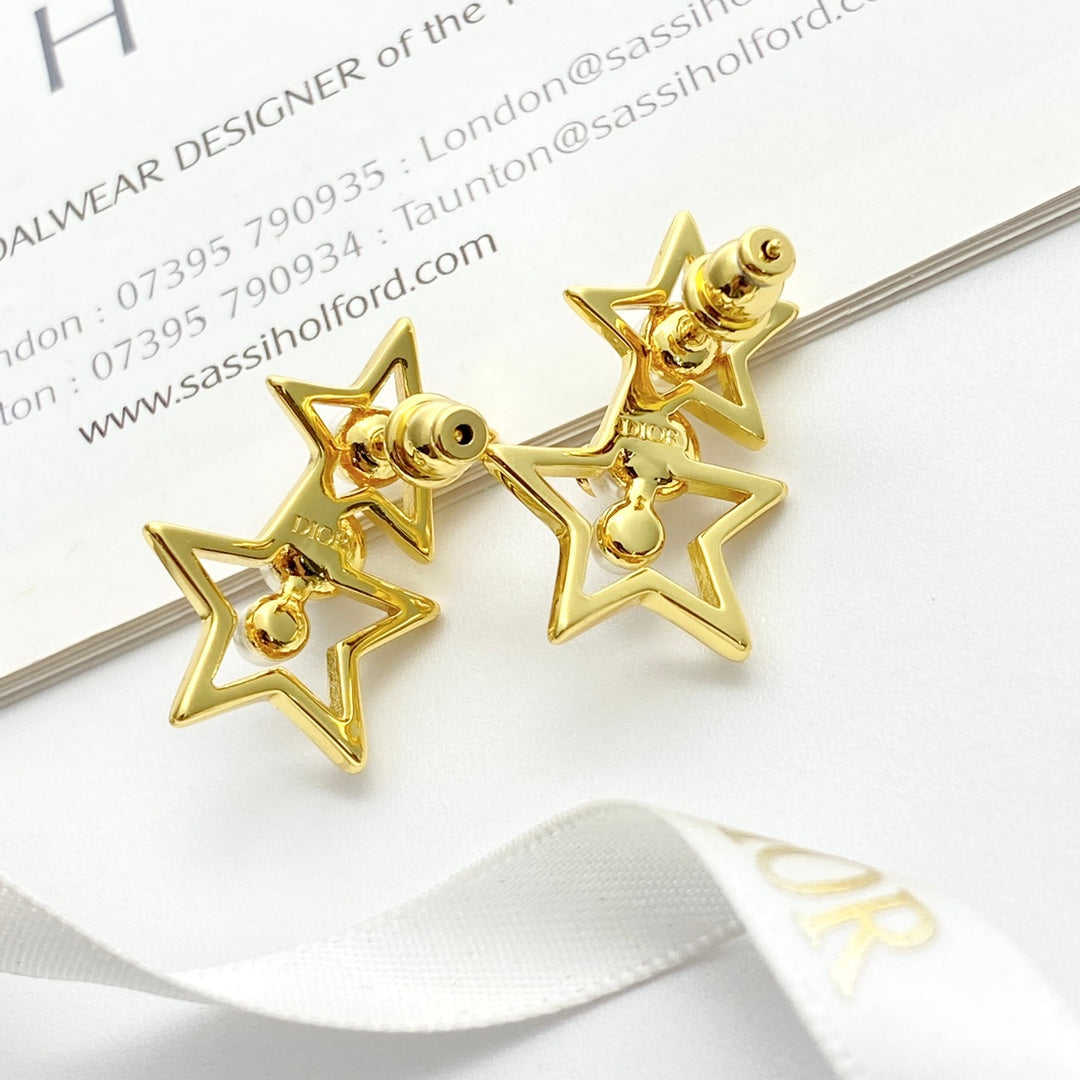 Hollow star pearl earrings