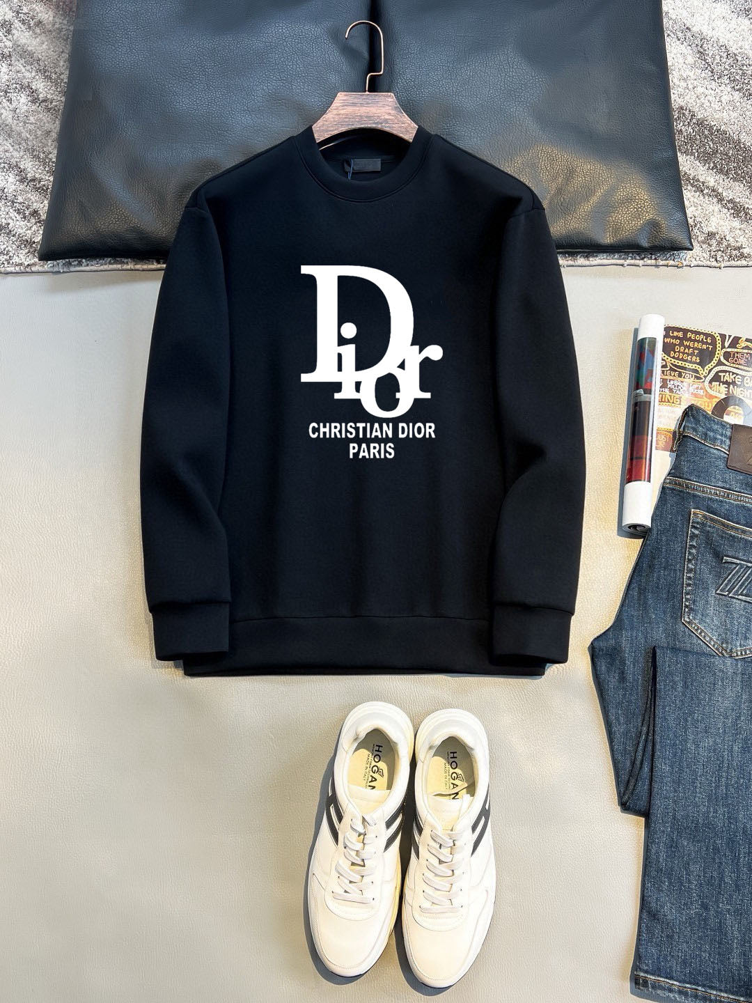 New long sleeved round neck sweatshirt 10