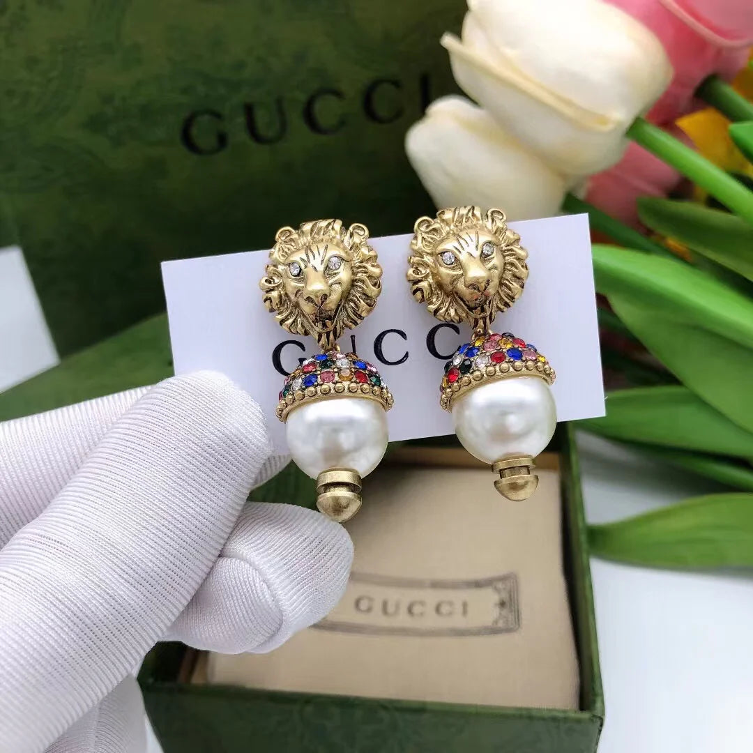 New Lion colored Diamond Earstuds