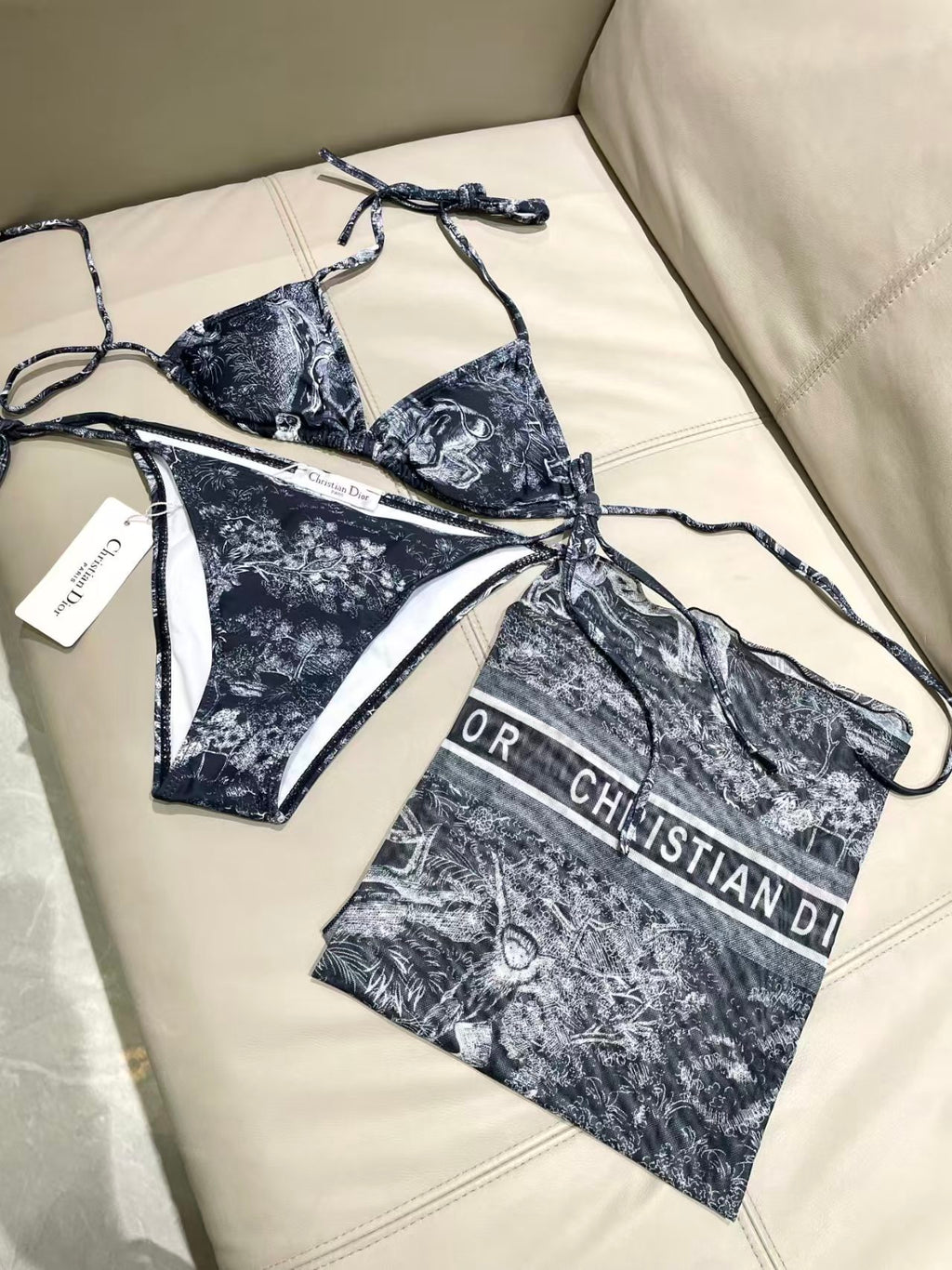 New three piece printed swimsuit