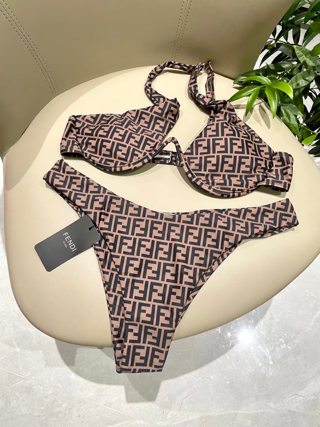 New swimsuit with steel rim