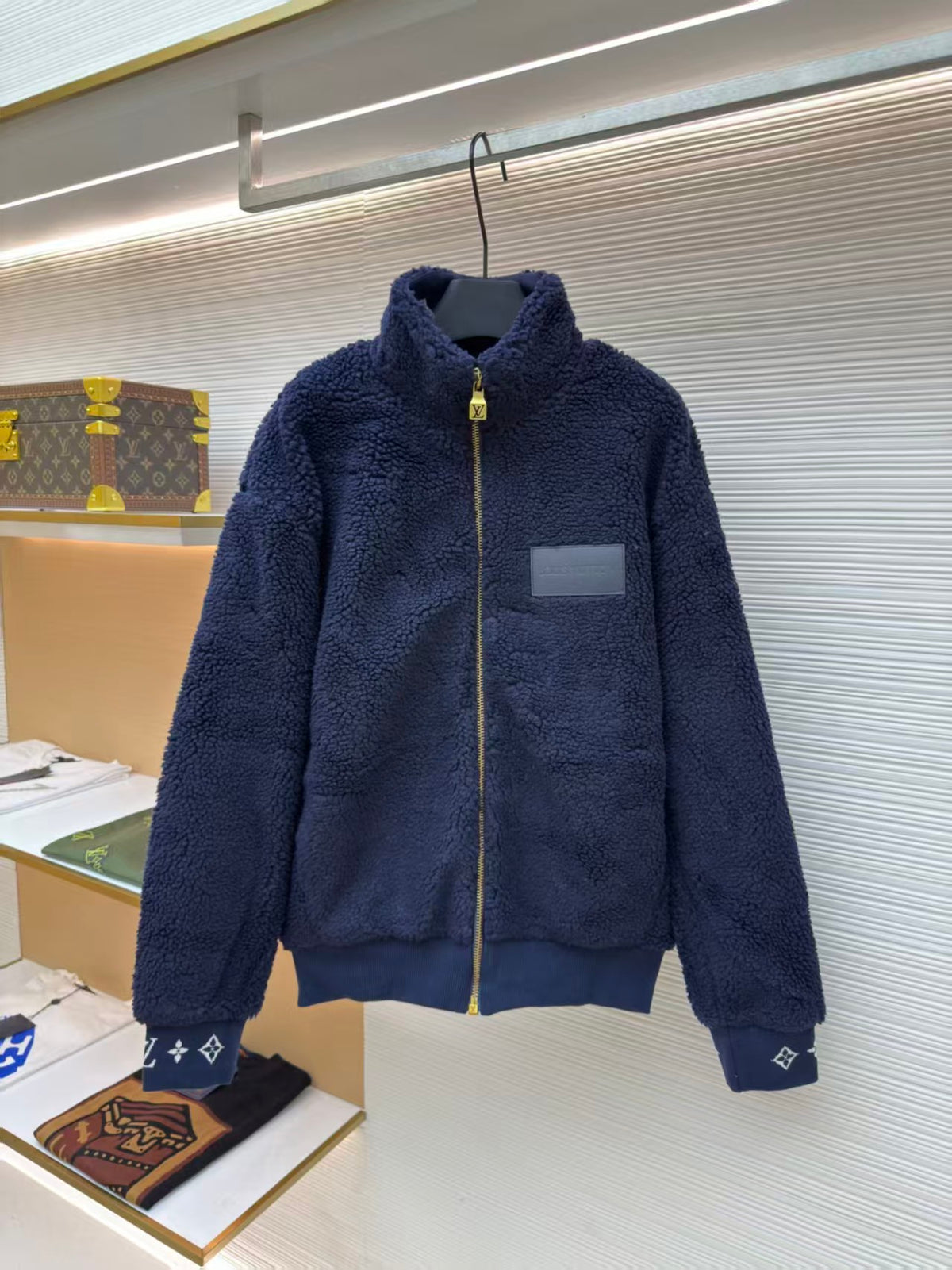 Sheep wool blended suede waistband jacket