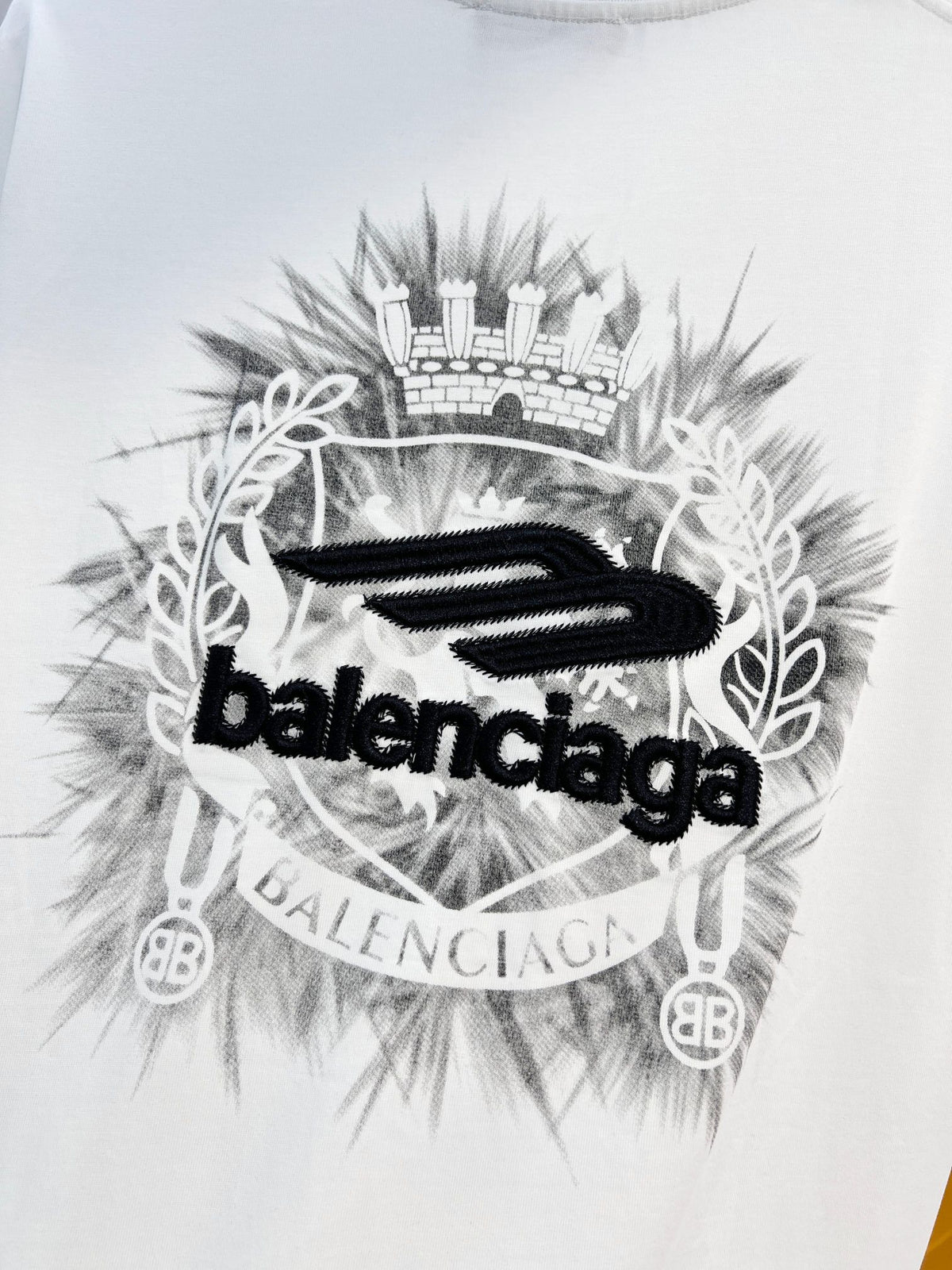 Wheat ear embroidered letter logo t-shirt