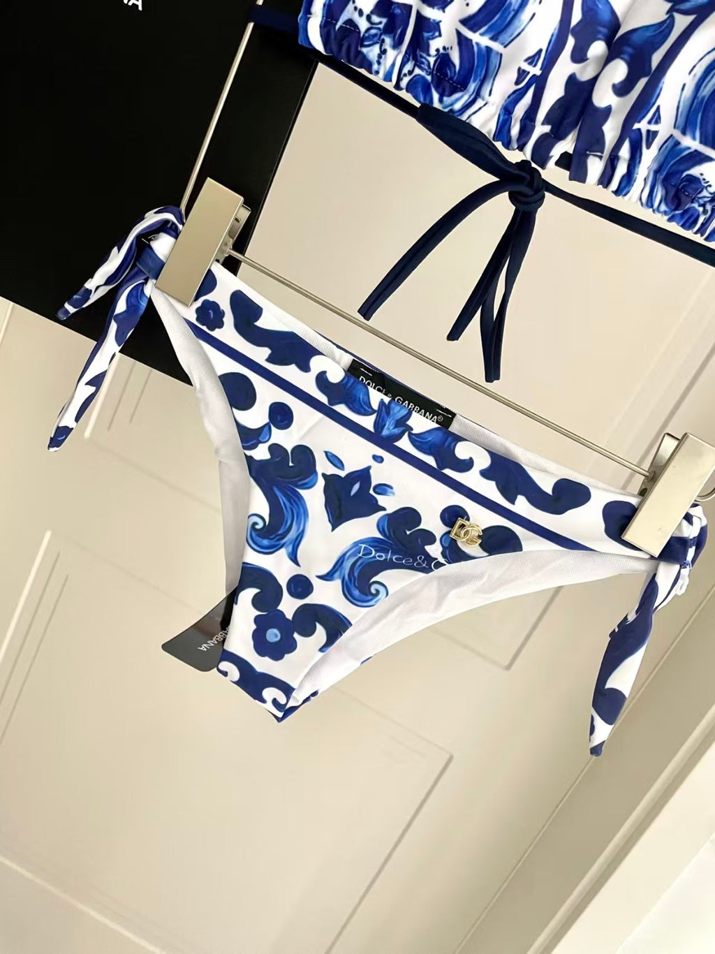 New quick drying elastic swimsuit