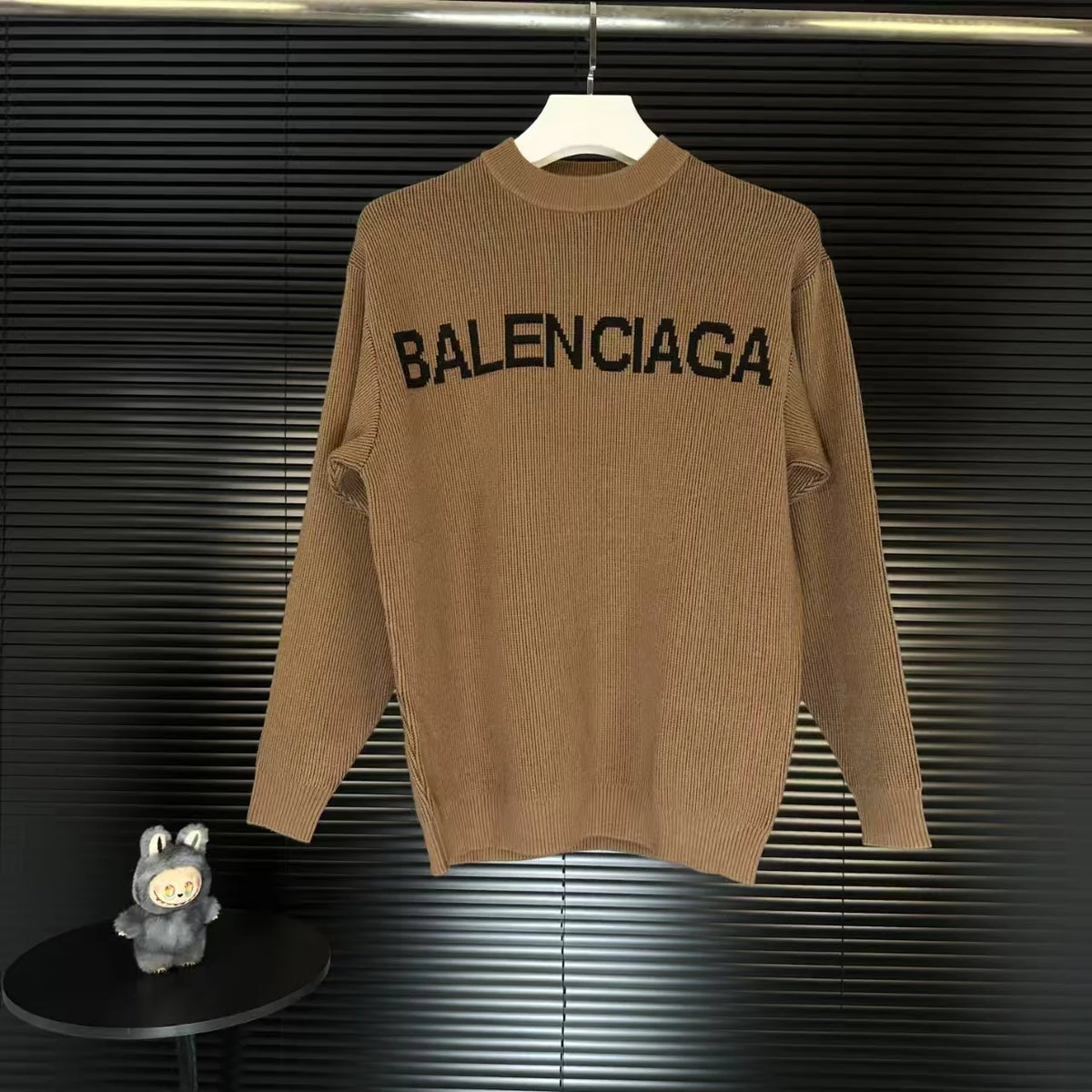 New letter embroidered sweater