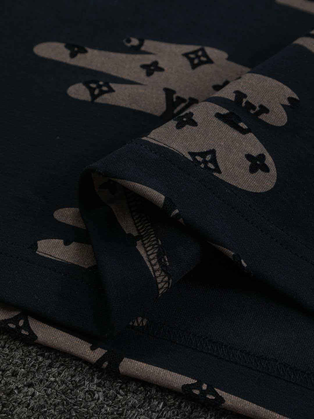 Full body cutting 🔥 Burning Flowers Clouds ☁️ letter logo 🪡 Embroidered round neck short sleeved T-shirt