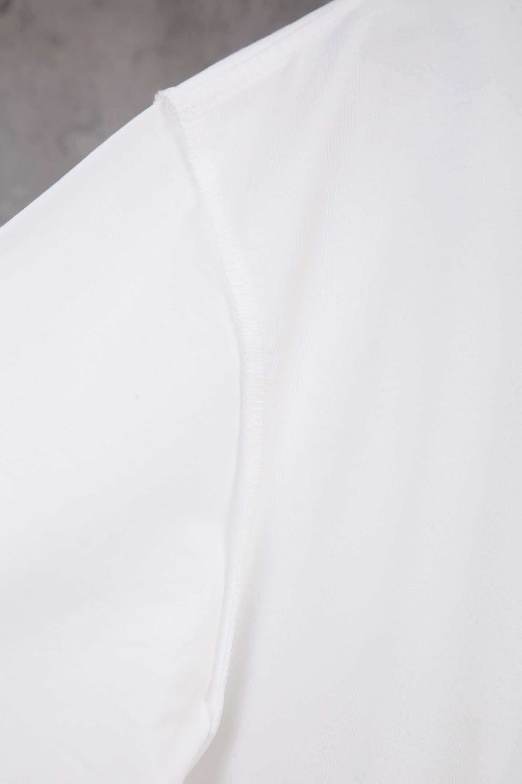 Embossed embossed short sleeved T-shirt