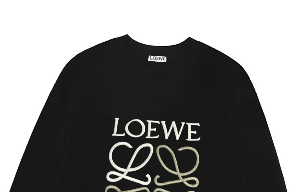 Embroidered letter logo, unisex long sleeved design