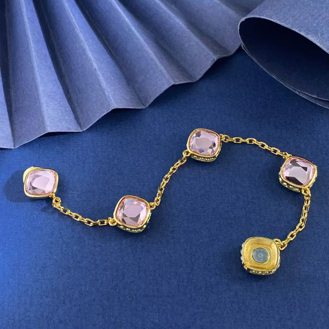 Four diamond magnetic buckle bracelet