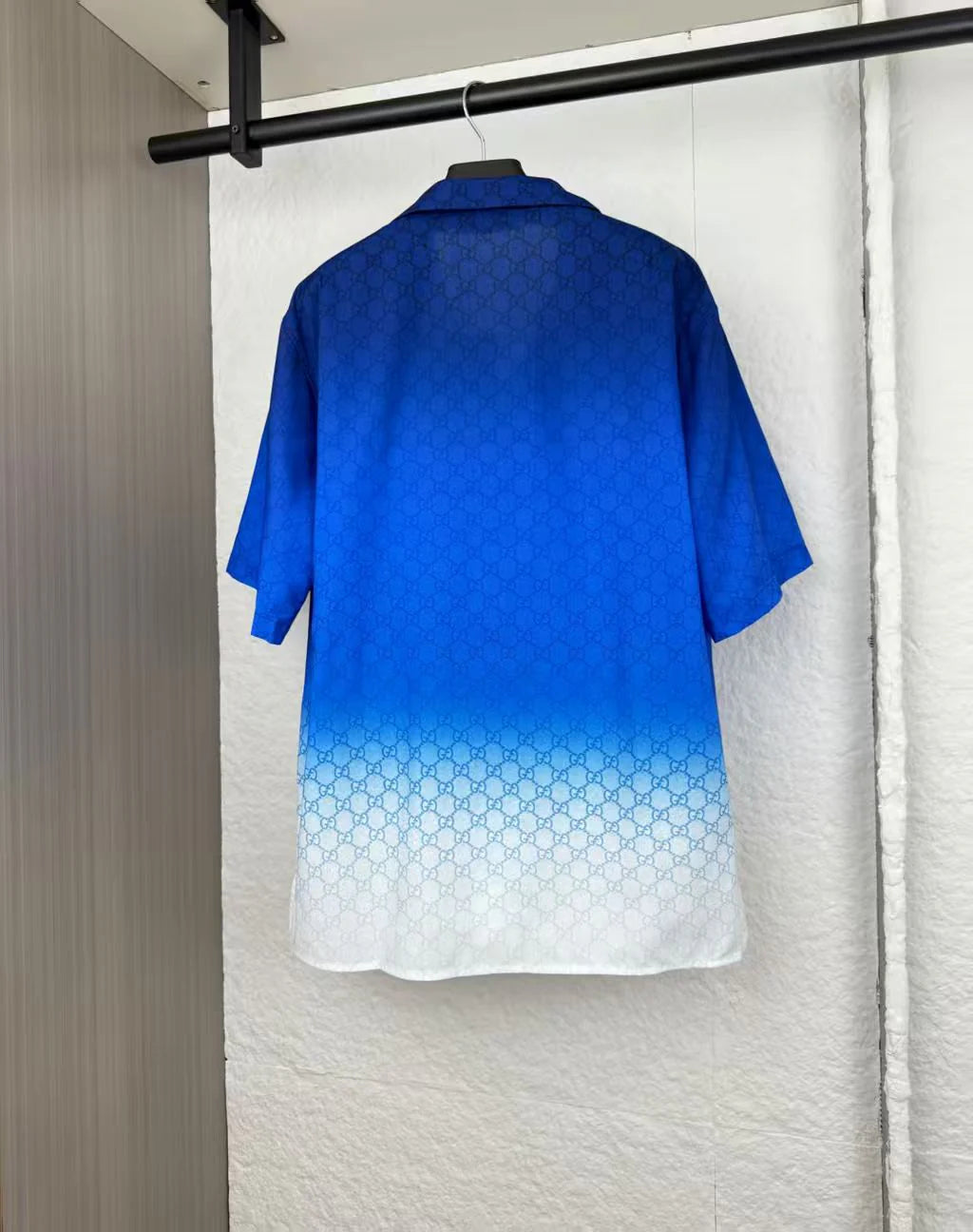 New gradient short sleeved shirt